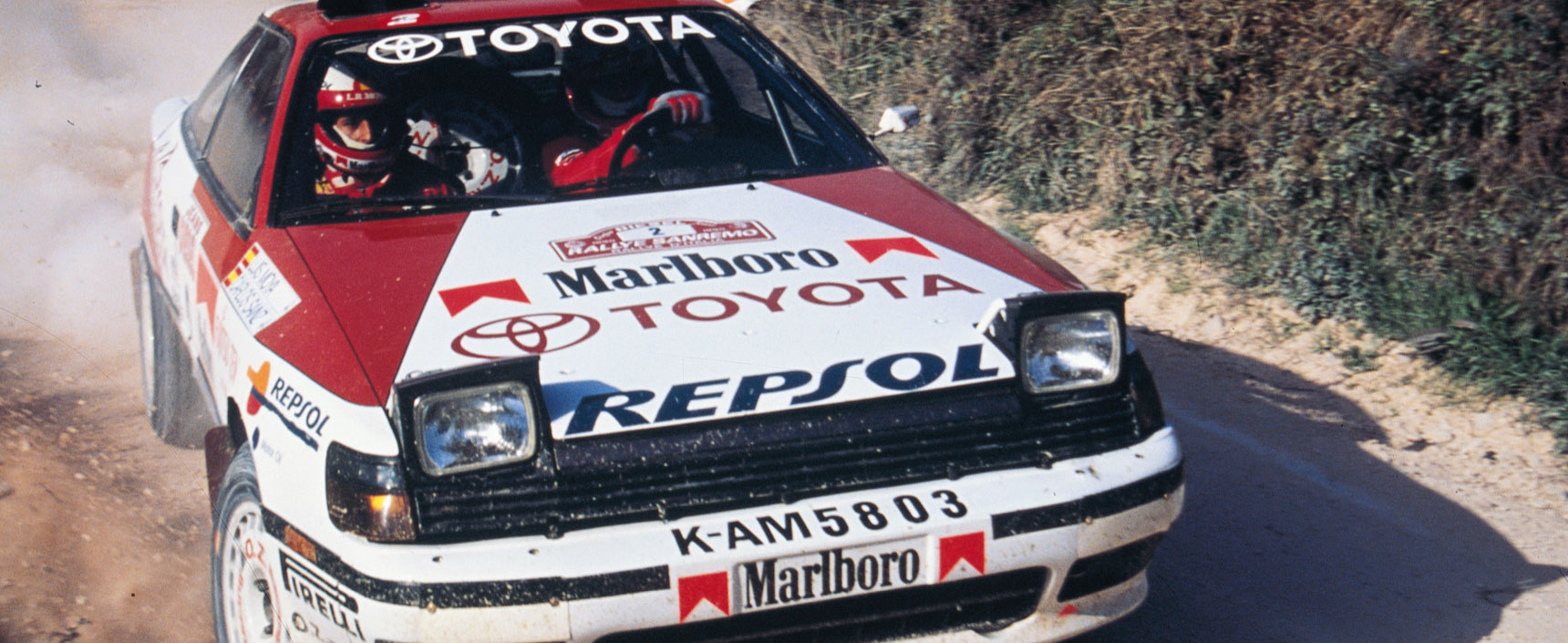La dupla Carlos Sainz y Luis Moyá consiguieron en 1990 su primer mundial de rally a los mandos del Toyota Celica