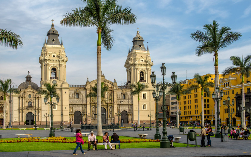 Plaza mayor en el centro histórico de Lima