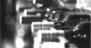 Enlace a: El arte de servir el vino a la temperatura correcta para no alterar su sabor
