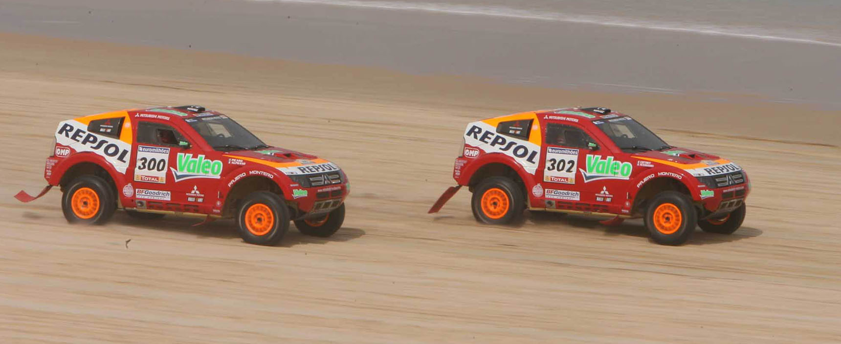 Repsol Mitsubishi Ralliart logró la tercera victoria consecutiva en el Dakar con el piloto Stéphane Peterhansel