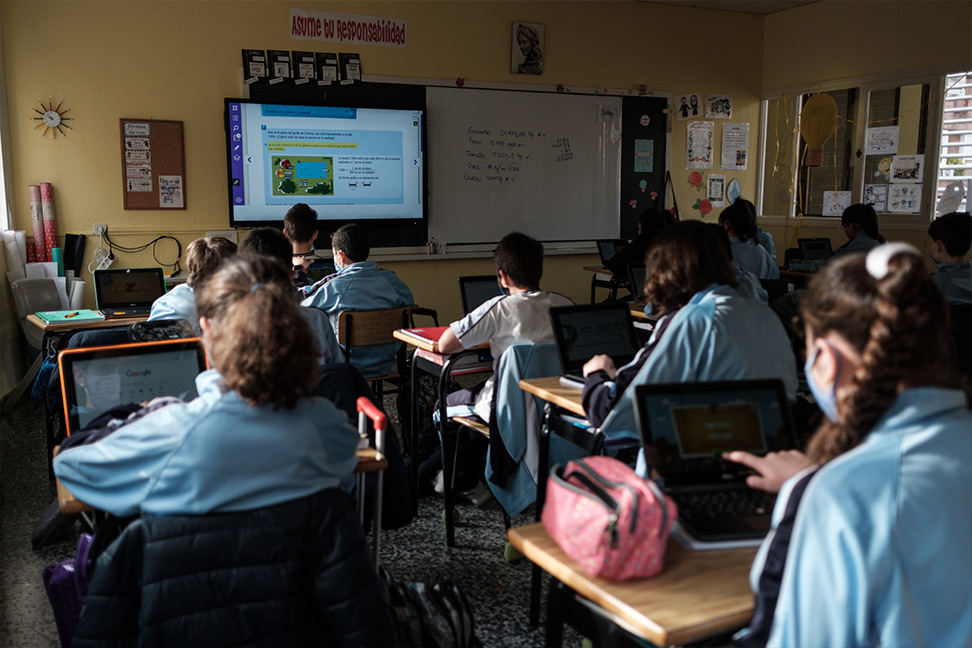 Una clase del Colegio María Inmaculada muestra el sistema de educación ‘online’