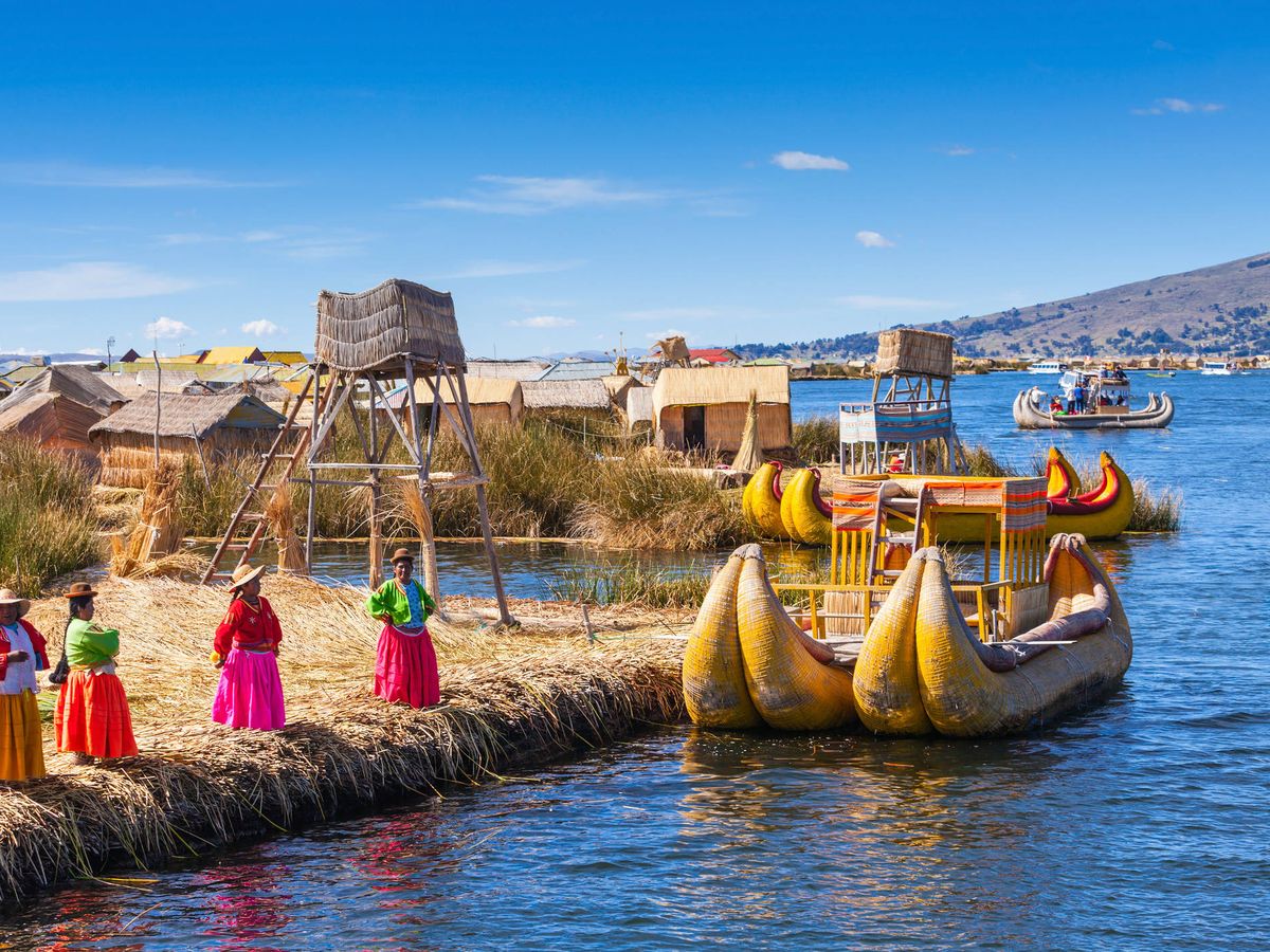 EL ABC DE LAS IMAGENES - Página 99 Las-sorprendentes-islas-flotantes-del-lago-titicaca