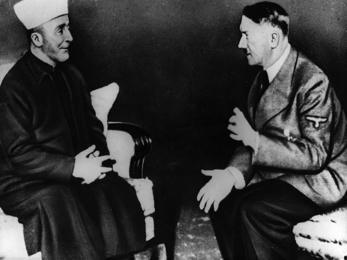 El muftí Amin al-Husayni y Adolf Hitler, en la Cancillería del Reich, en Berlín, el 28 de noviembre de 1941.