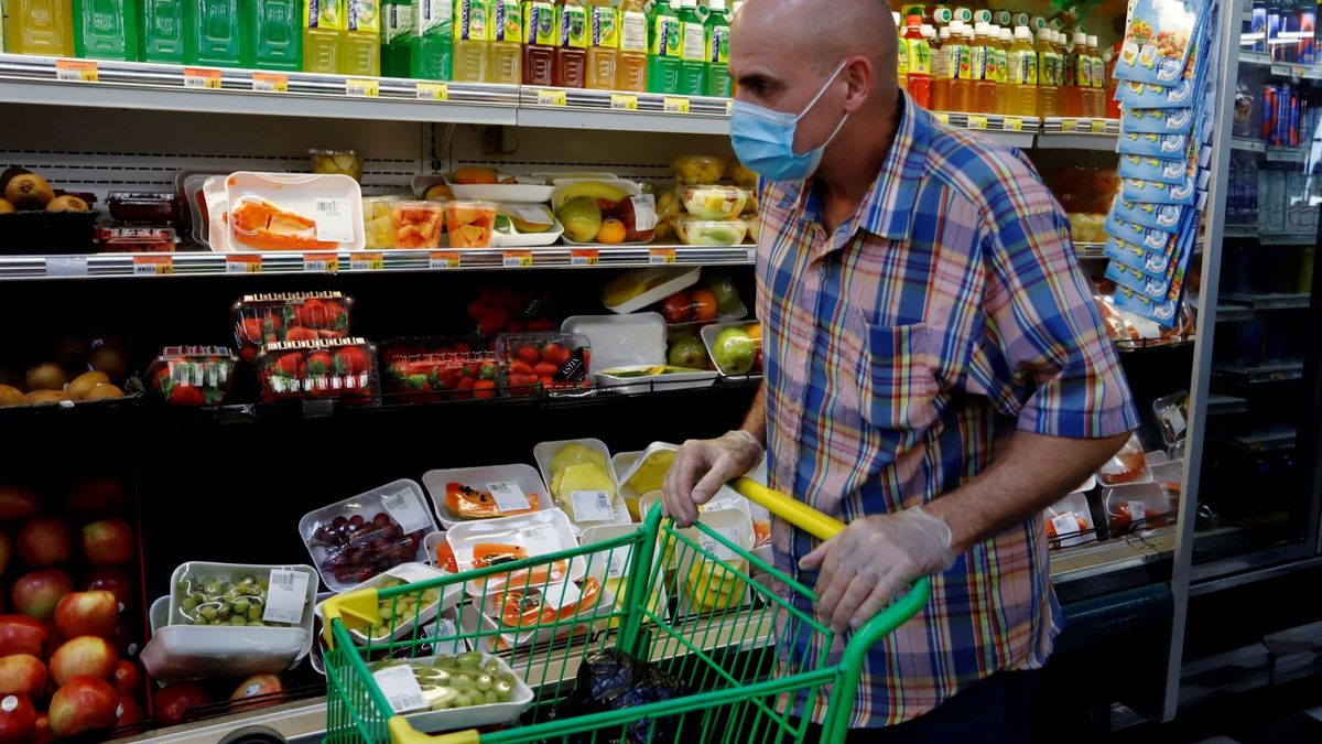 Cómo evitar contagiarnos de coronavirus en el supermercado al hacer la  compra