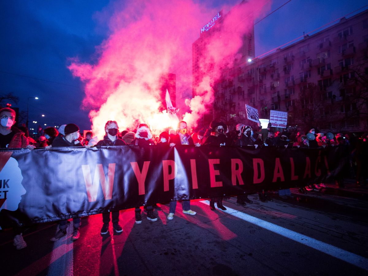 Na zdjęciu: Protesty przeciwko polskiemu rządowi.  (Reuters)