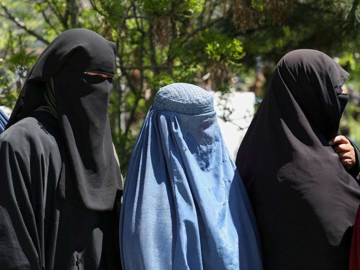 Foto: Varias mujeres afganas, en Kabul, antes del estallido de la crisis. (Reuters)