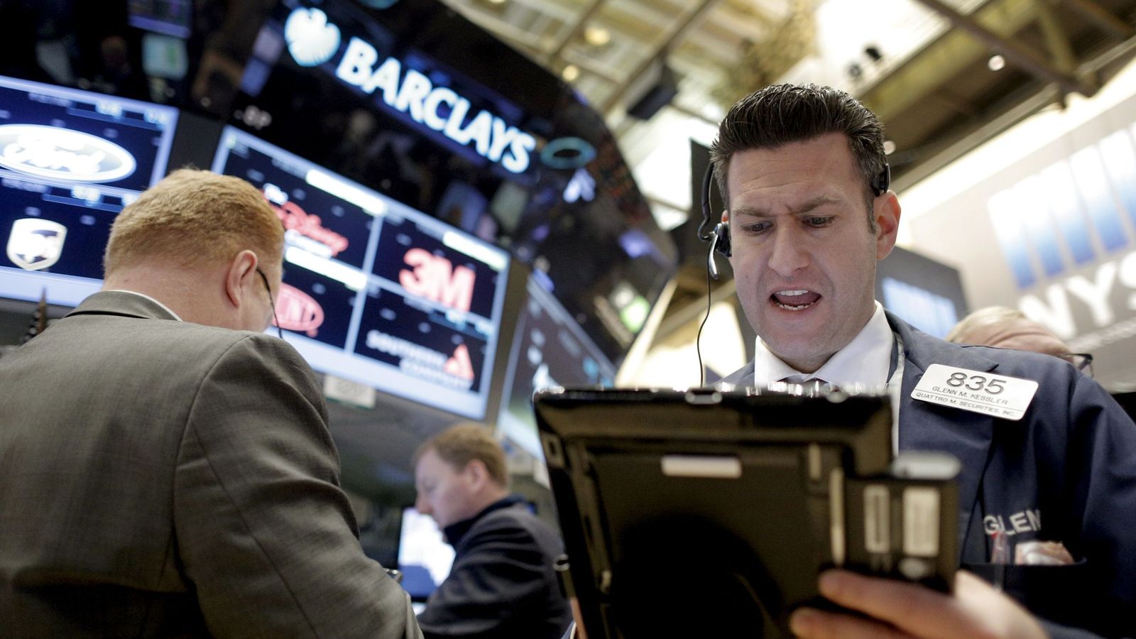 Wall Street ya apuesta por la recesión: la profecía del bono se activa 12  años después