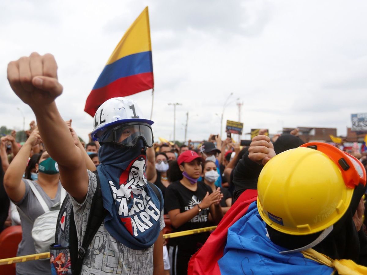 Colombia: un joven muere en más protestas y uno de los líderes deja el país  tras amenazas