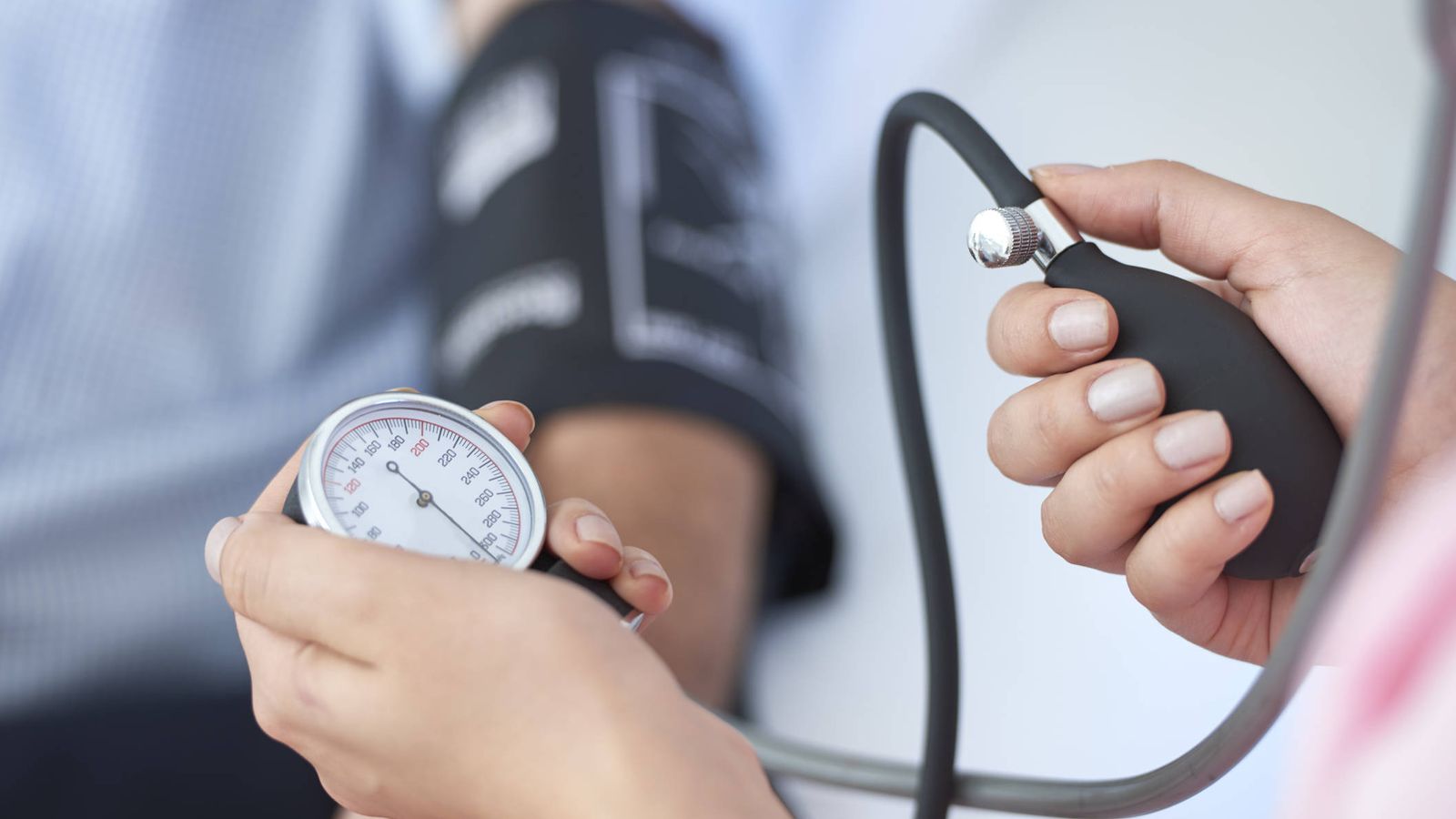 Infartos: Los peligros de la presión arterial alta y cómo bajarla sin  pastillas