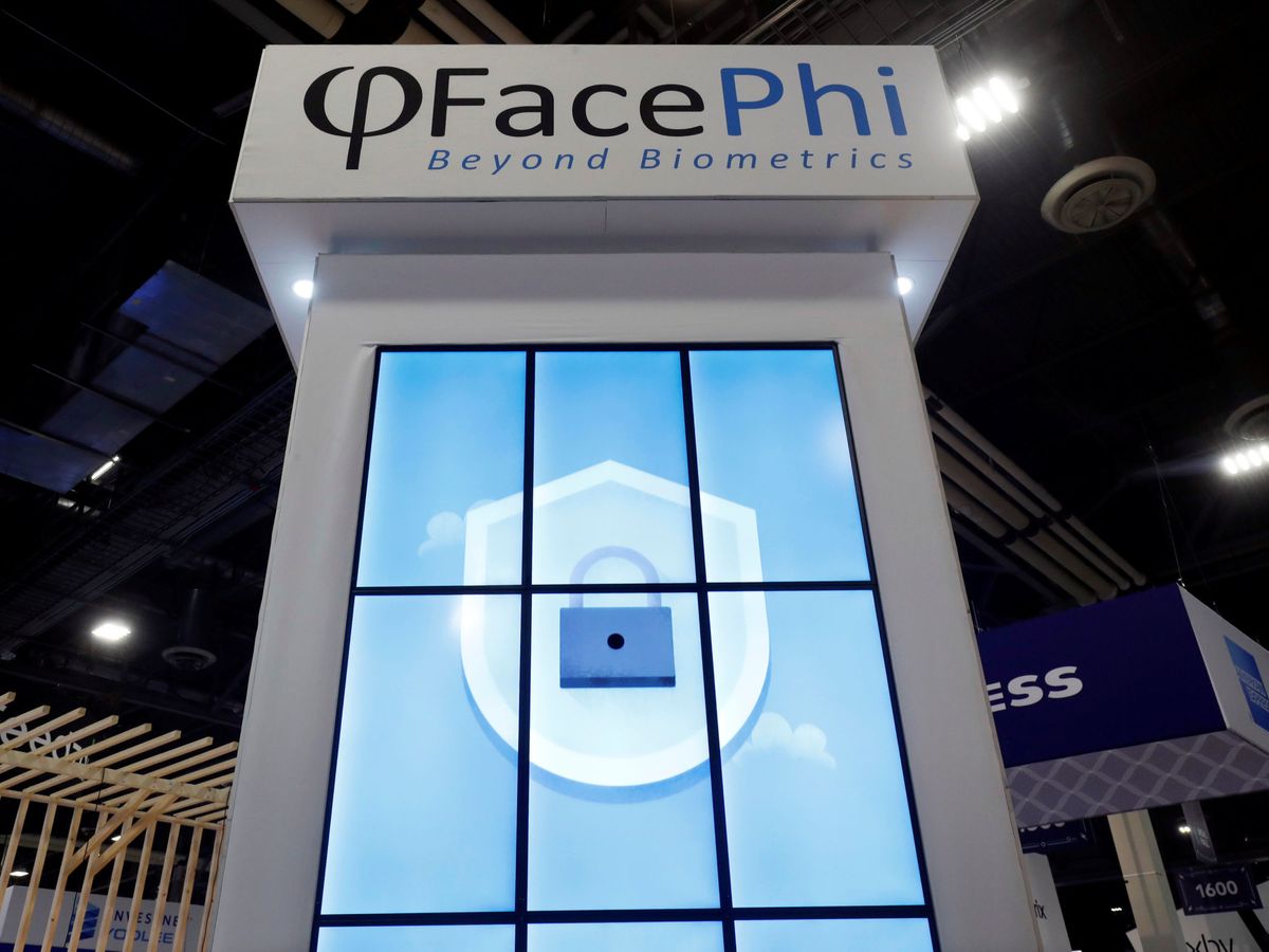 Foto: il logo FacePhi a una conferenza a Las Vegas.  (Reuters)