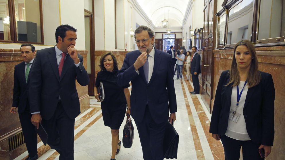 Rajoy pierde su primera votación y se queda a seis escaños de ser investido