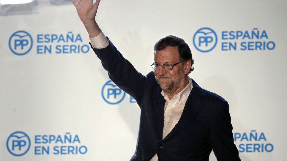 De la sonrisa de Pablo Iglesias a la decepción de Alberto Garzón, la jornada electoral en imágenes
