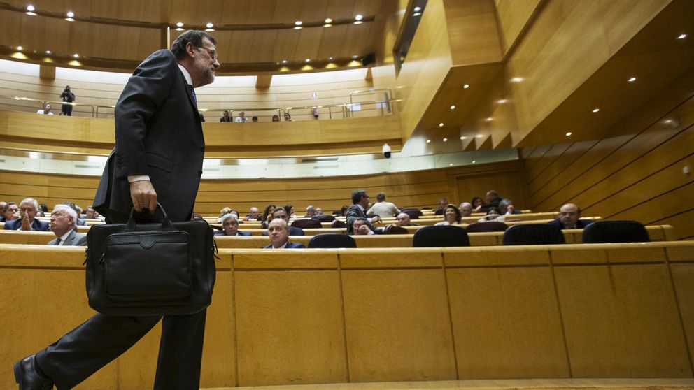Rajoy da a entender que prepara cambios tras la debacle del 24-M