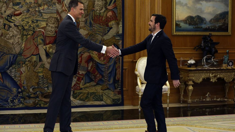 El Rey se interesa por la confluencia de Podemos e IU para el 26-J