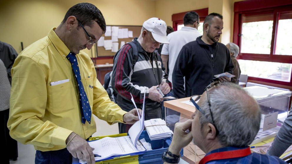 Elecciones andaluzas: plazos para votar por correo desde España, el extranjero o alta mar