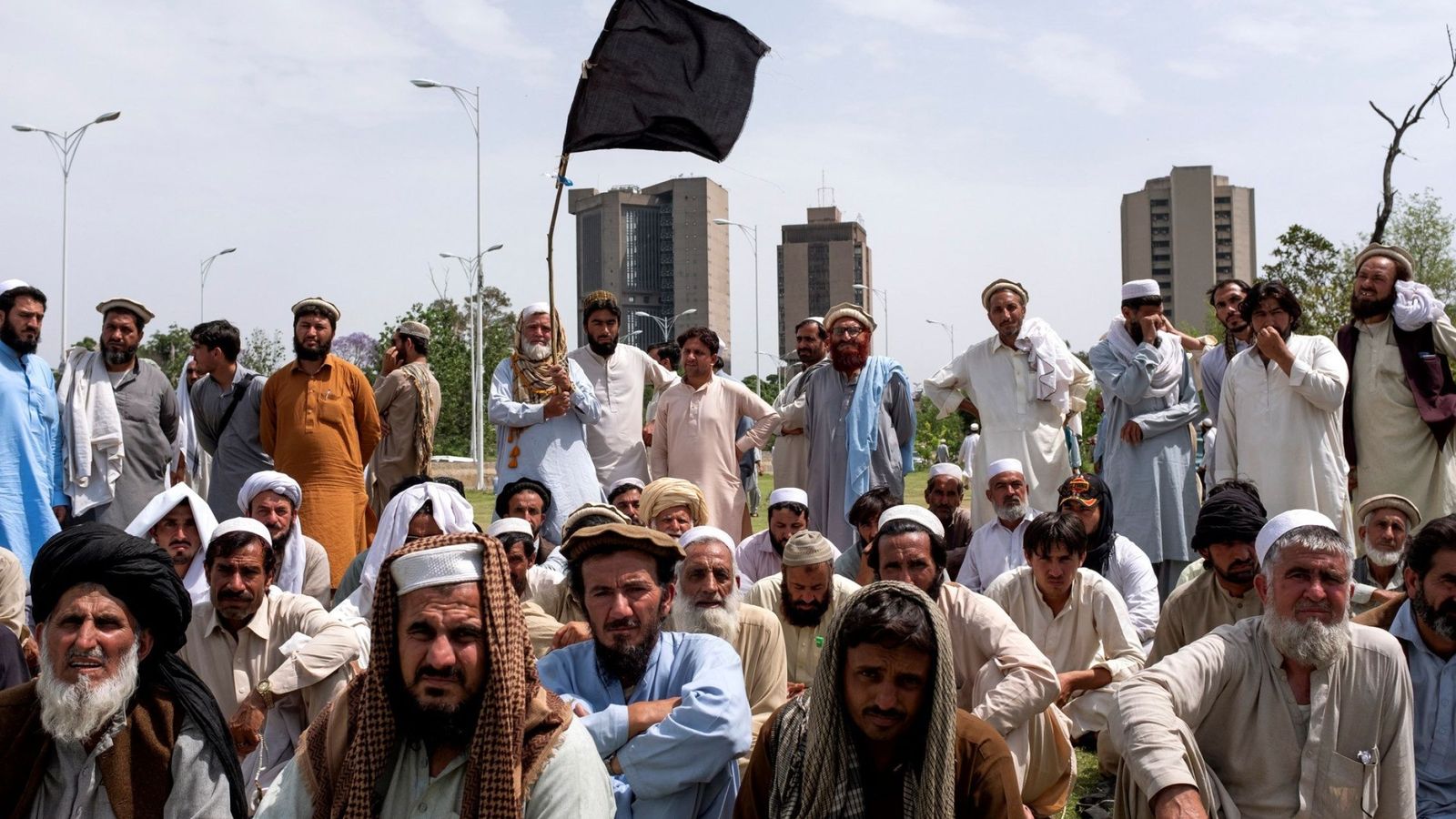 Los pastunes contra todos: rebelión frente a los talibanes y al aparato  militar de Pakistán