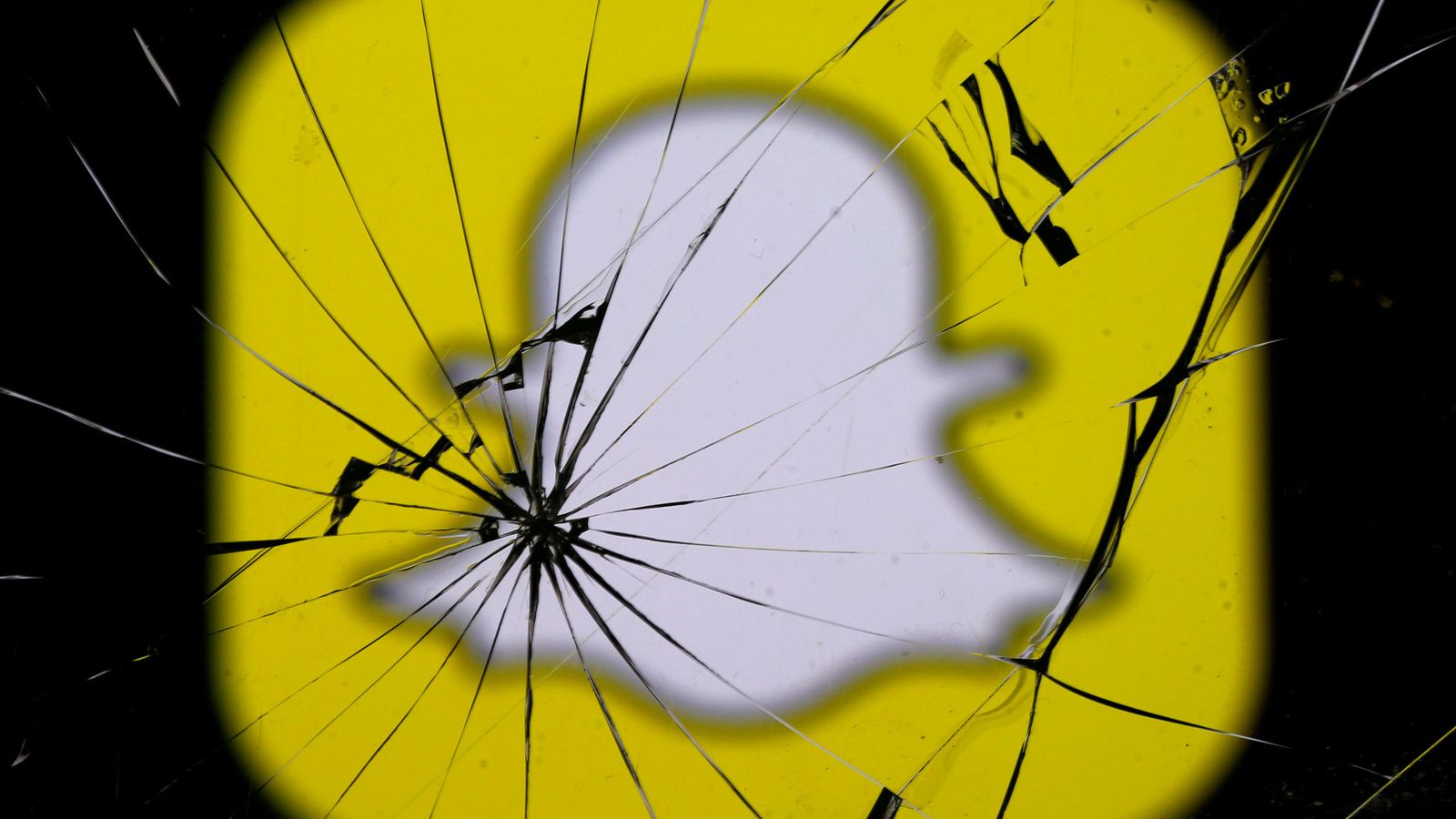 Snapchat pierde 3 milioane de utilizatori în trei luni
