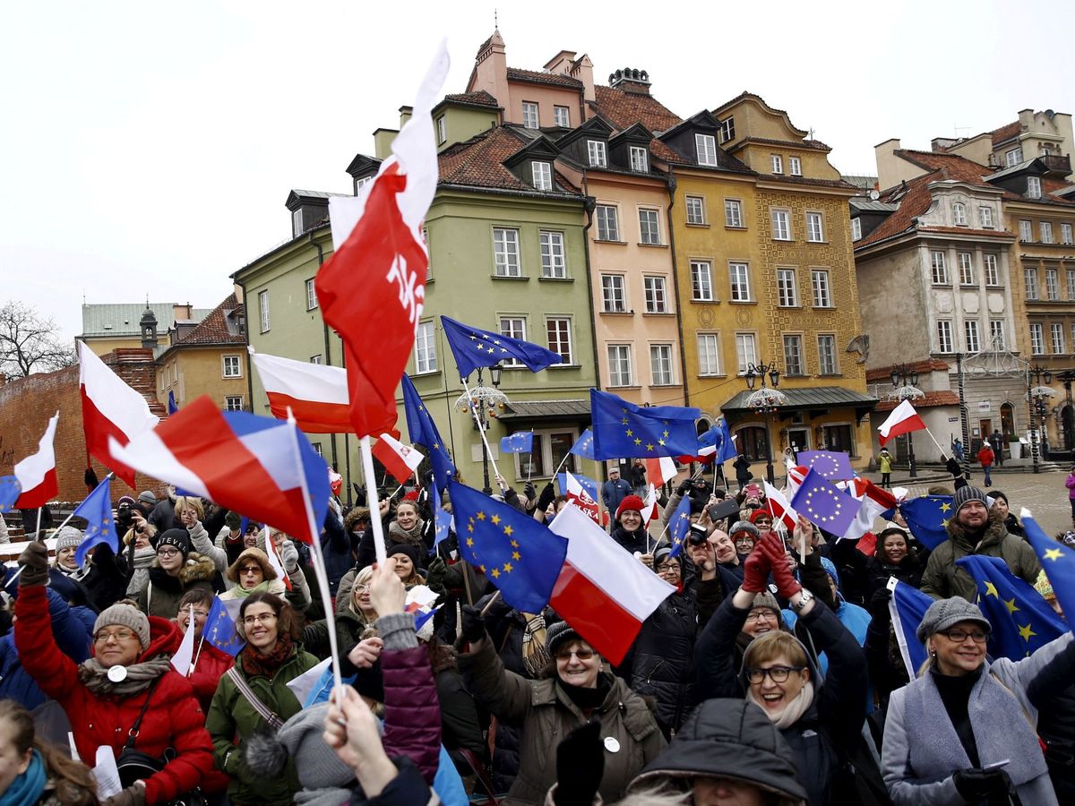 Na zdjęciu: demonstracja prodemokratyczna w Warszawie.  (Reuters)
