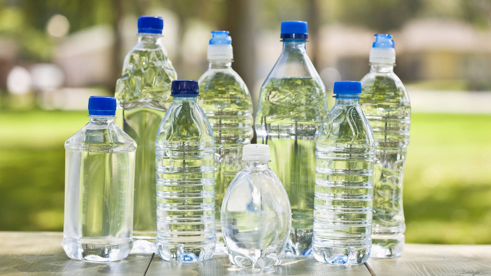 Salud: Por qué nunca debes rellenar de agua una botella de plástico