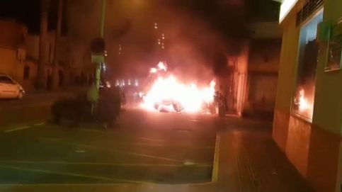 Agreden a un hombre y queman su coche con gasolina en San Isidro (Alicante)