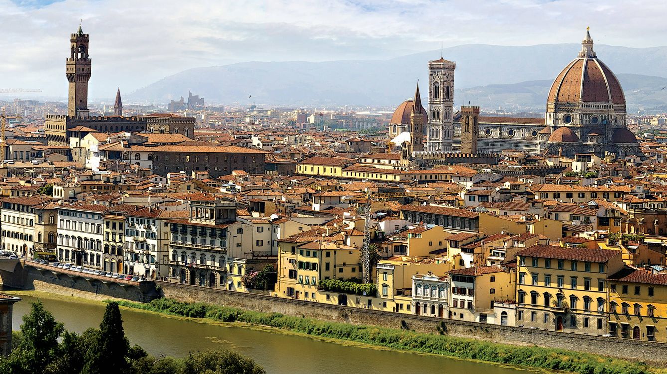 Foto: Vista de Florencia desde el otro lado de la orilla del río Arno.