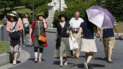El turista chino racanea en los comercios madrileños: las ventas bajan un 22%