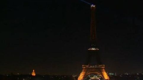 La Torre Eiffel apaga sus luces por completo por las víctimas de Alepo
