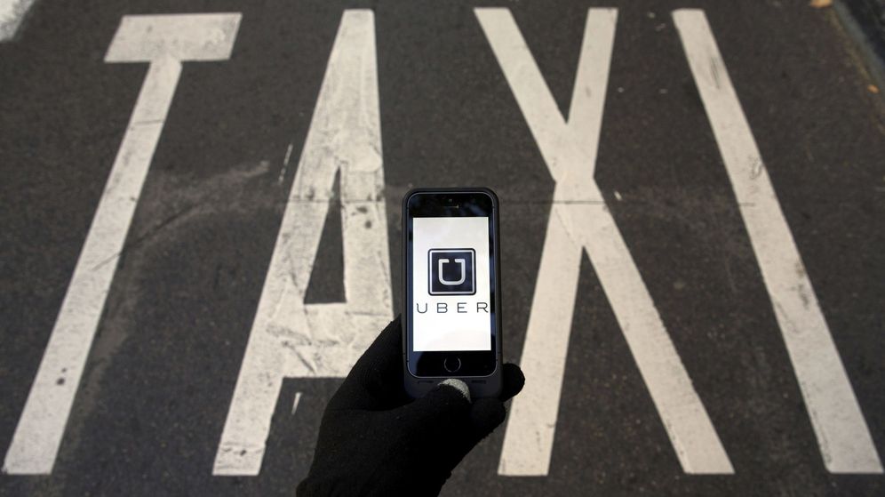 Foto: Uber lanza otro dardo a los taxis. (Reuters)