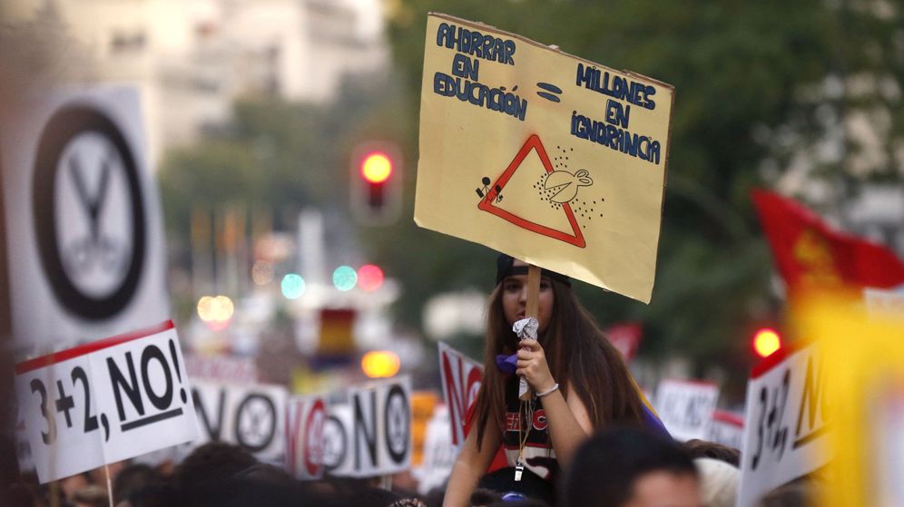 Foto: ManifestaciÃ³n convocada por la Plataforma por la Escuela PÃºblica en Madrid. (EFE)