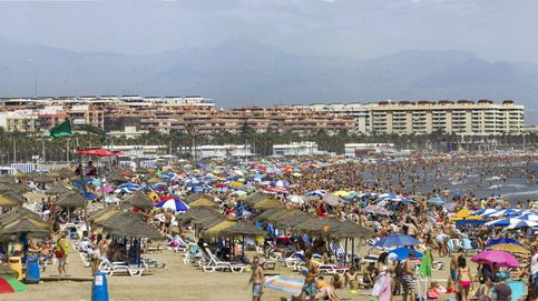 Récord de llegada de turistas en España y ola de calor en Irán: el día en fotos