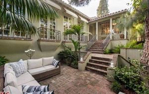 La crisis obliga a Jodie Foster a rebajar el precio de su mansión en Los Ángeles. 