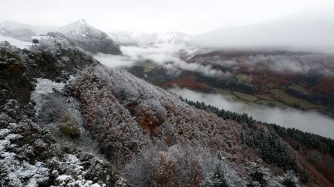 Primeras nevadas en el Pirineo navarro y el Camino de Santiago en otoño el día en fotos