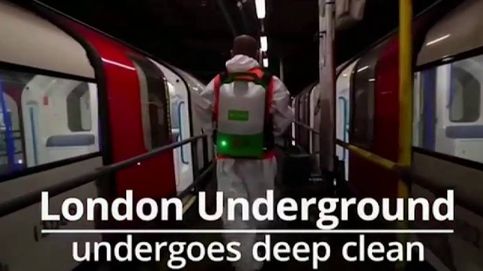 Banksy recuerda la importancia de la mascarilla en el metro de Londres