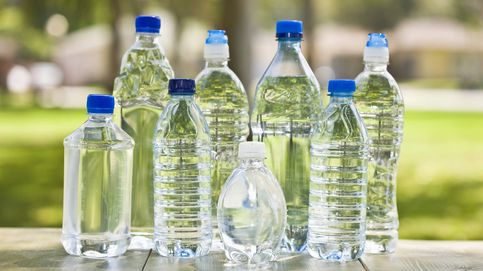 ¿Deben preocuparnos los microplásticos en el agua envasada ?