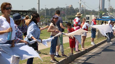 Dos kilómetros de sábanas atadas: el récord que han batido en Paraguay por una protesta política