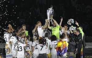 La Décima recorre la capital y desata la locura del Bernabéu