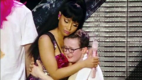 Nicki Minaj, criticada por consolar a un menor entre sus pechos