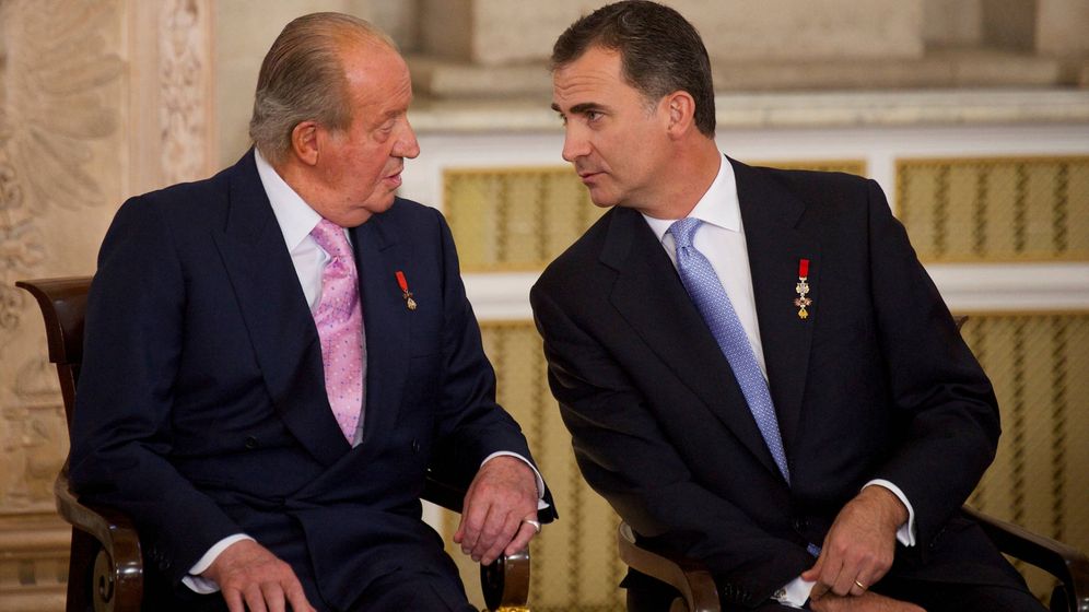 Foto: Felipe VI, junto a su padre. (Limited Pictures)