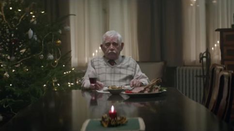 El anuncio más emotivo de la Navidad: finge su muerte para reunir a sus hijos