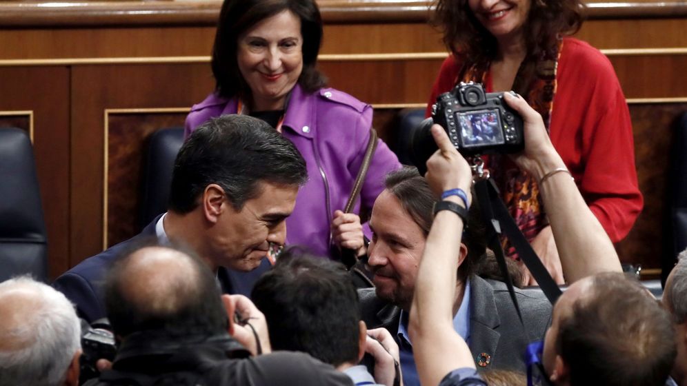 Foto: Pedro Sánchez y Pablo Iglesias, tras la sesión de investidura. (EFE)