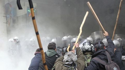 Los ganaderos protestan en Atenas y Botero expone en Roma: el día en fotos