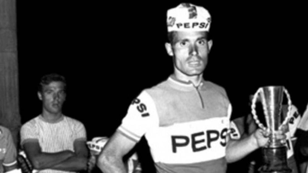 Foto: Daniel Yuste, en 1969 con el equipo Pepsi. (Federación Madrileña de Ciclismo)