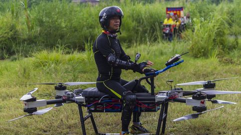 Un inventor chino construye una moto voladora