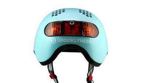 El casco de bici más inteligente del mercado: con cámara integrada y sensores de puntos ciegos