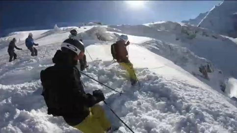 Esquiadores sorprendidos por una gran avalancha de nieve en los Alpes austriacos