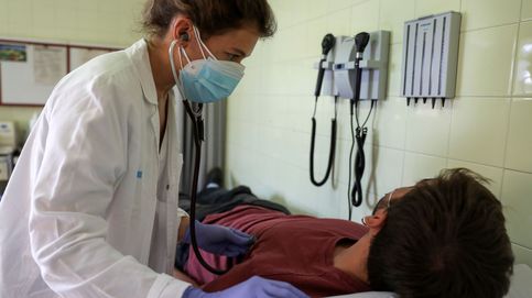 España se queda sin médicos de familia este verano (y esto es solo la punta del iceberg)