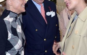 Carlota Casiraghi coincide en el polo con Isabel II y Sharon Stone