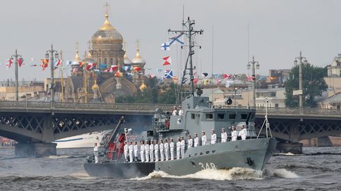 Desfile naval en San Petersburgo: el poderío militar de Rusia no pasó desapercibido 