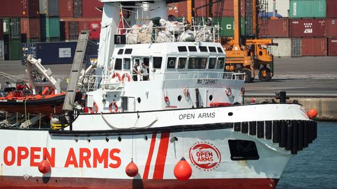 La llegada del barco de la ONG Open Arms al puerto de Barcelona, en imágenes 