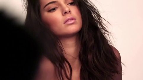 Kendall Jenner muestra su vida como modelo con topless incluido